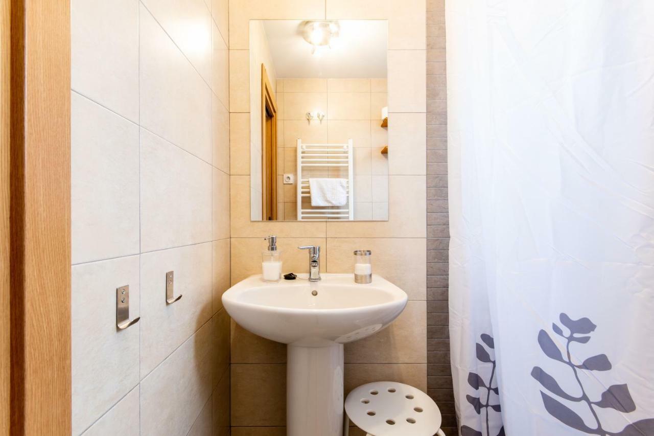 מדריד 1 Habitacion Apartamento Temporada Lucero מראה חיצוני תמונה
