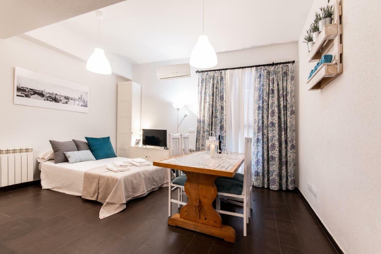 מדריד 1 Habitacion Apartamento Temporada Lucero מראה חיצוני תמונה